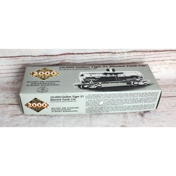 Proto 2000 Series 10,000 Gallon Type 21 Riveted Tank Car HO Scale - Model Train - Picture 6 of 16